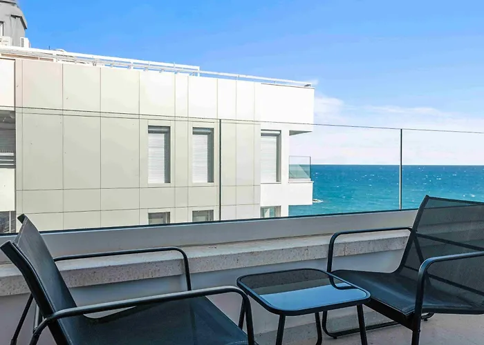 Phaedrus Living Coastal Seaside Residences 04 Lägenhet *